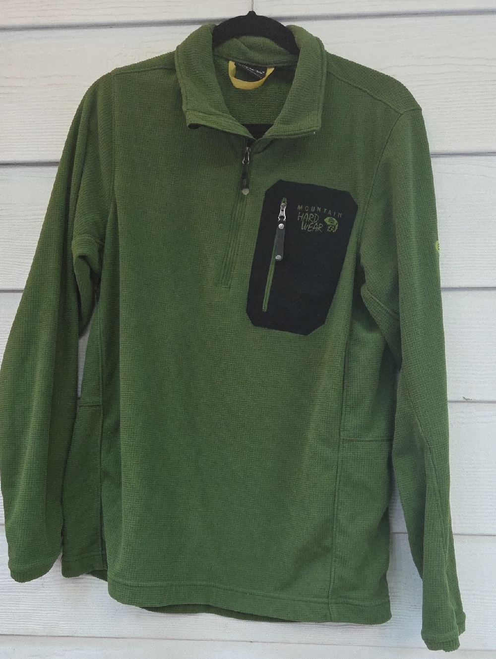 Mountain Hardwear Olive Green Quarter-Zip Fleece with Black Chest Pocket
